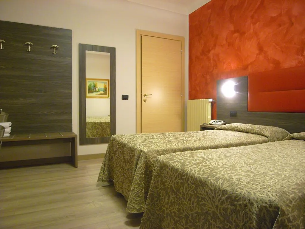 Hotel Siena Milan 2*,  Italy