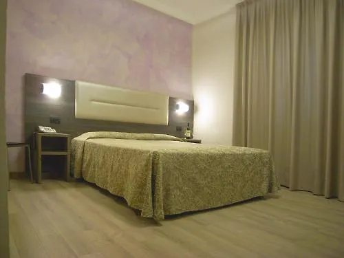 **  Hotel Siena Milan Italy